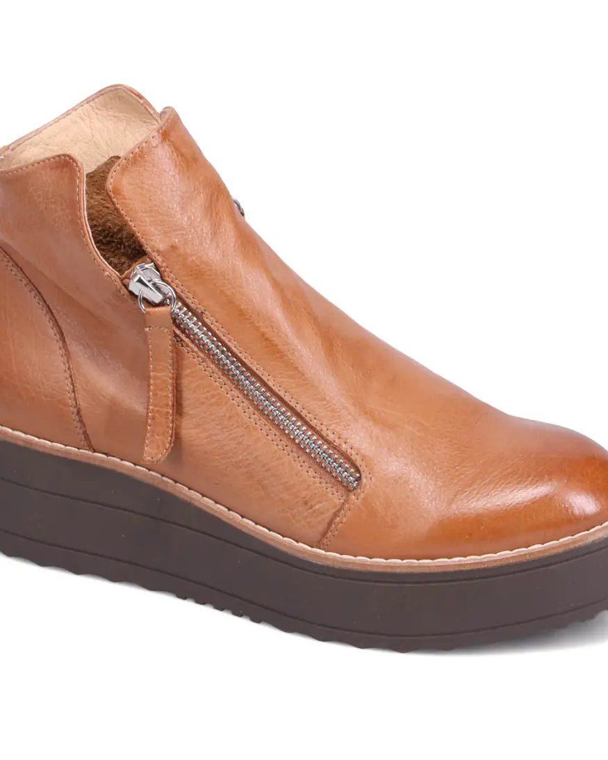Django & Juliette Nene  Boot