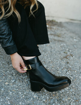 Chinese Laundry Adriel Boot