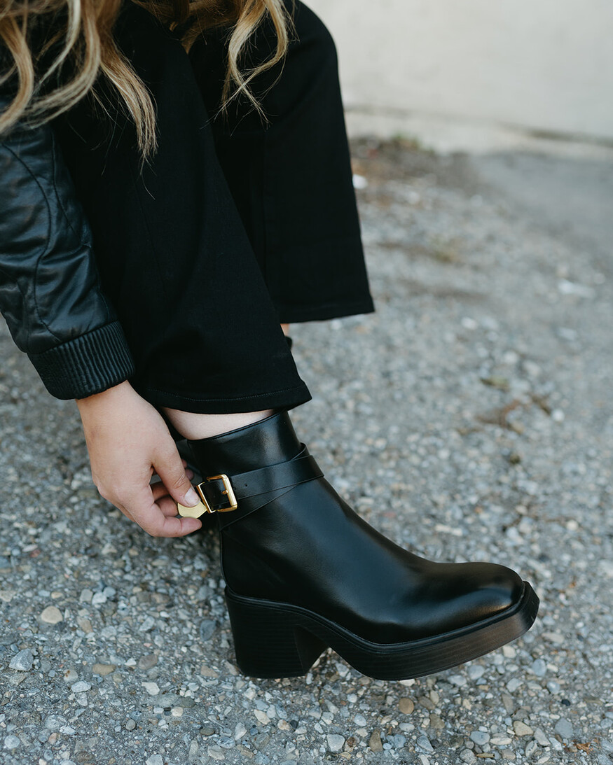 Chinese Laundry Adriel Boot