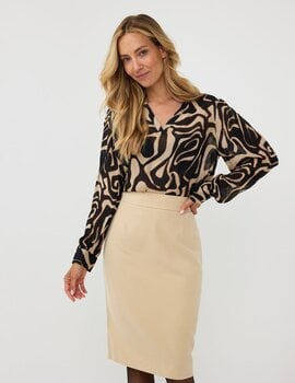 Esqualo Qarndo V-Neck Blouse