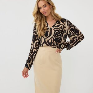 Esqualo Qarndo V-Neck Blouse