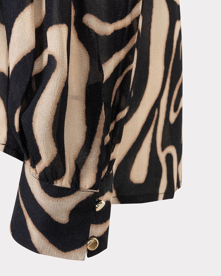 Esqualo Qarndo V-Neck Blouse