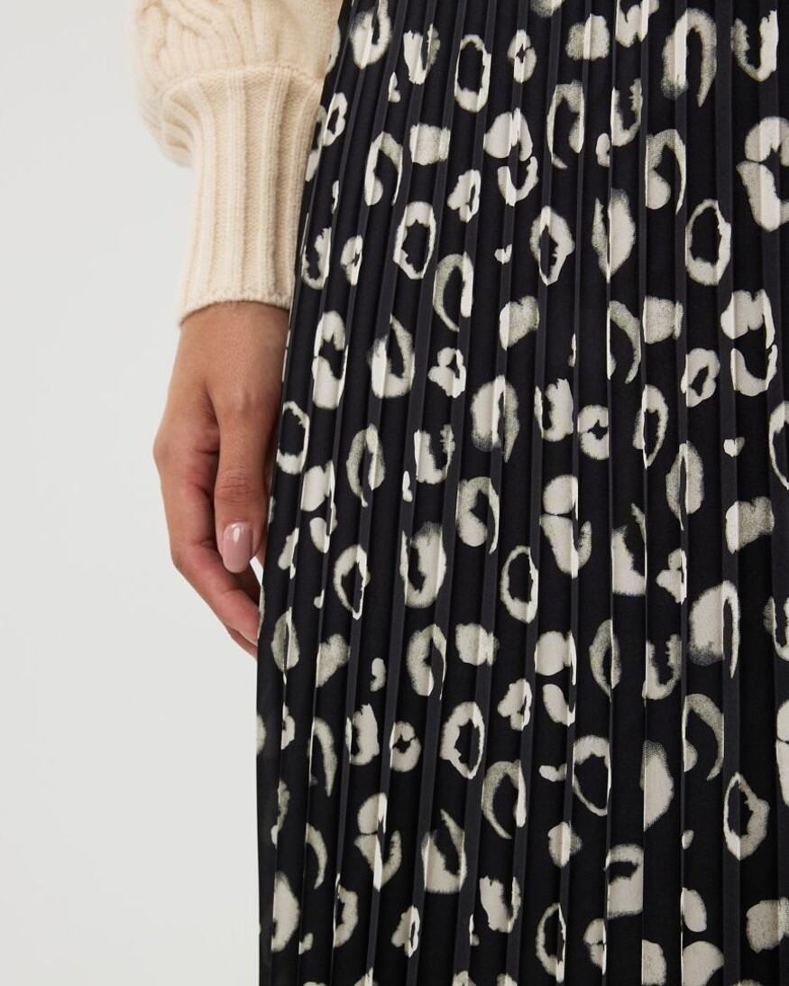 Esqualo Quincy Pleat Skirt