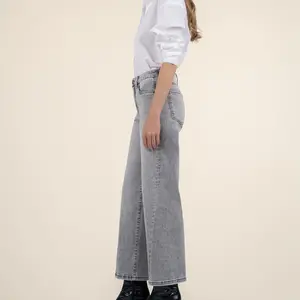 KUT Meg Wide Leg Jean