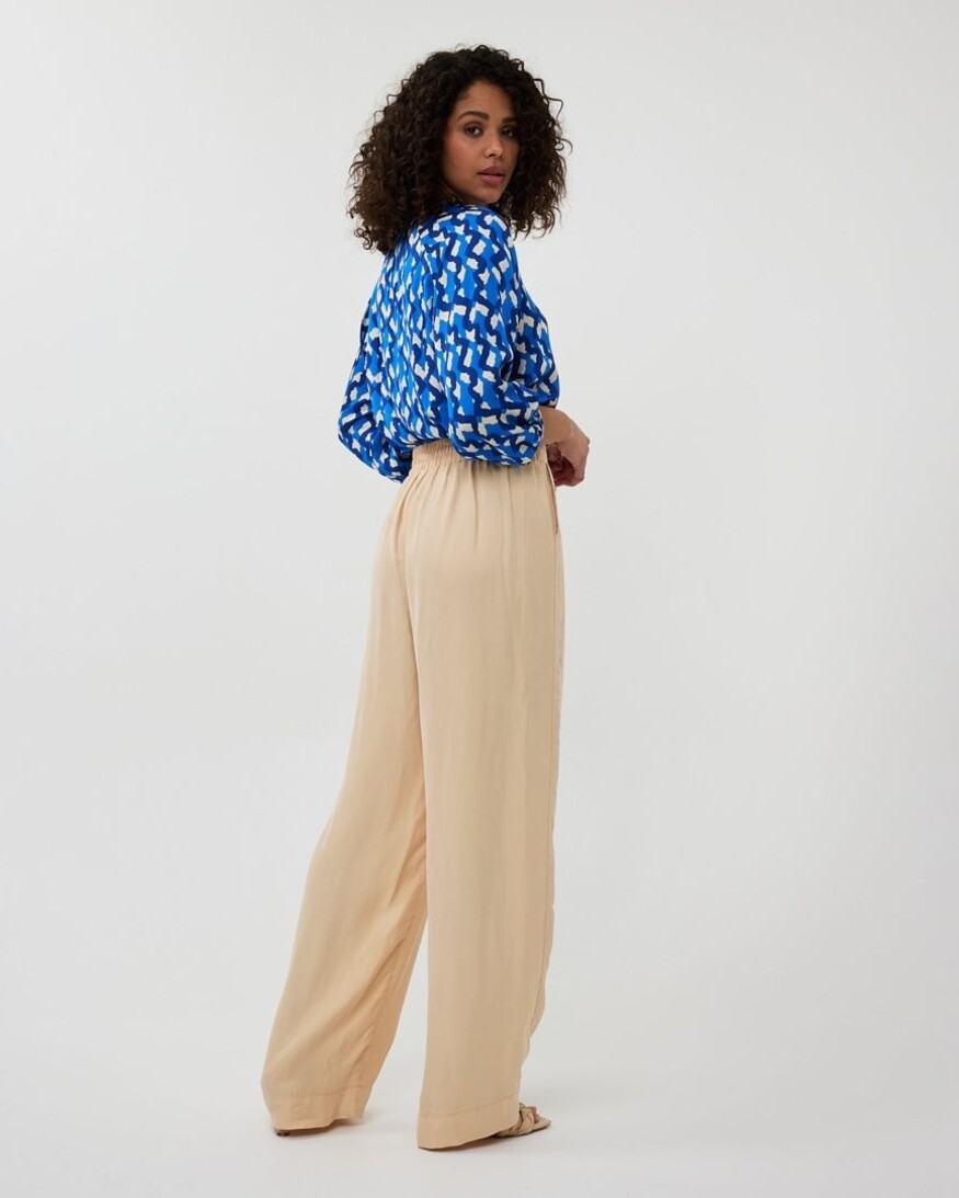 Esqualo Aleah Raglan Blouse