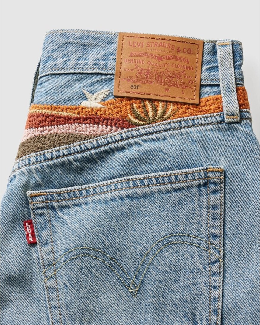 Levi's Embroidered Mid Thigh Short