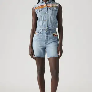 Levi's Embroidered Mid Thigh Short