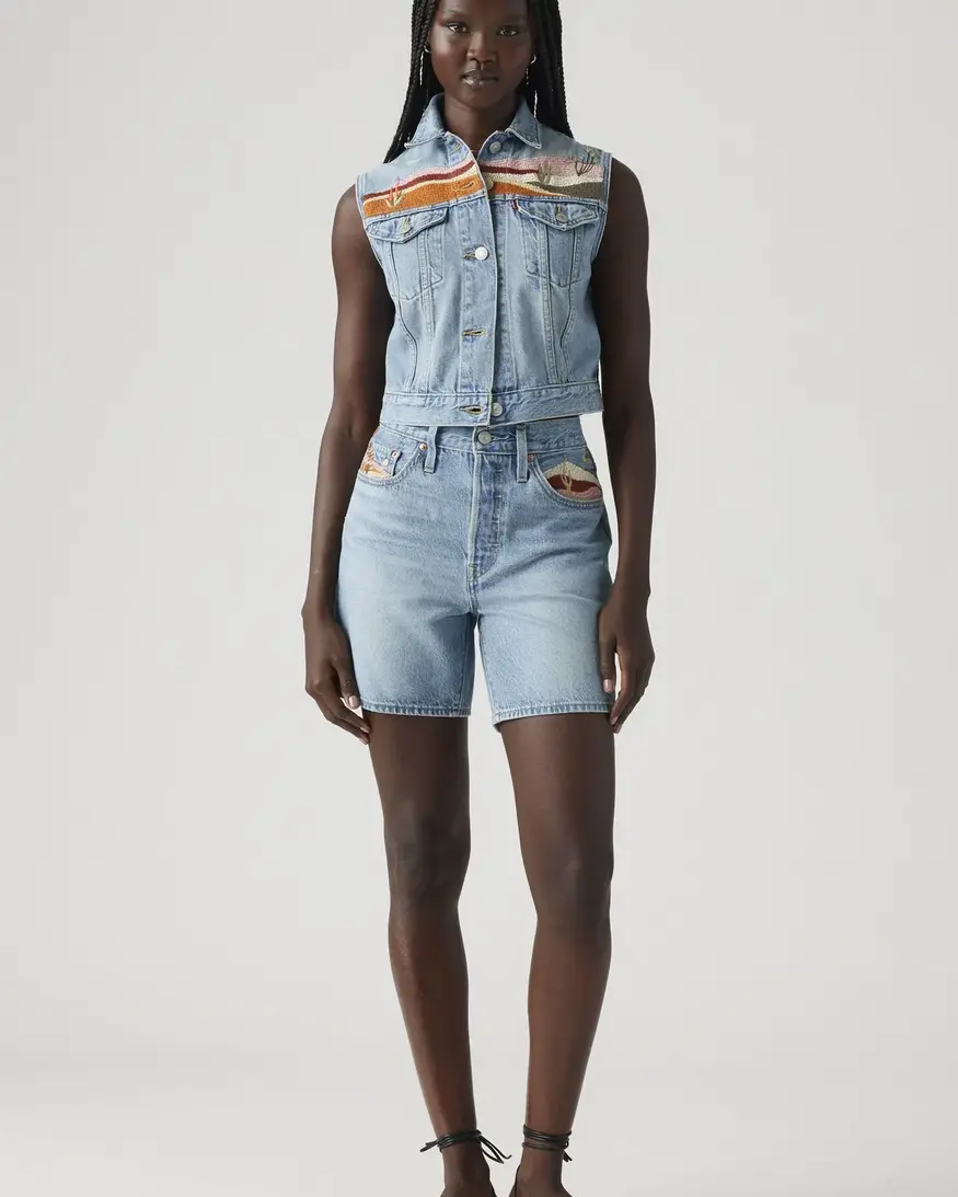 Levi's Embroidered Mid Thigh Short