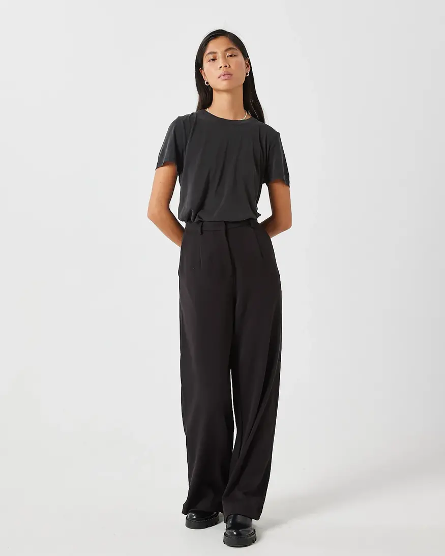 Minimum Rynah Tee
