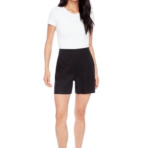 Tyler Madison Isla Linen Short