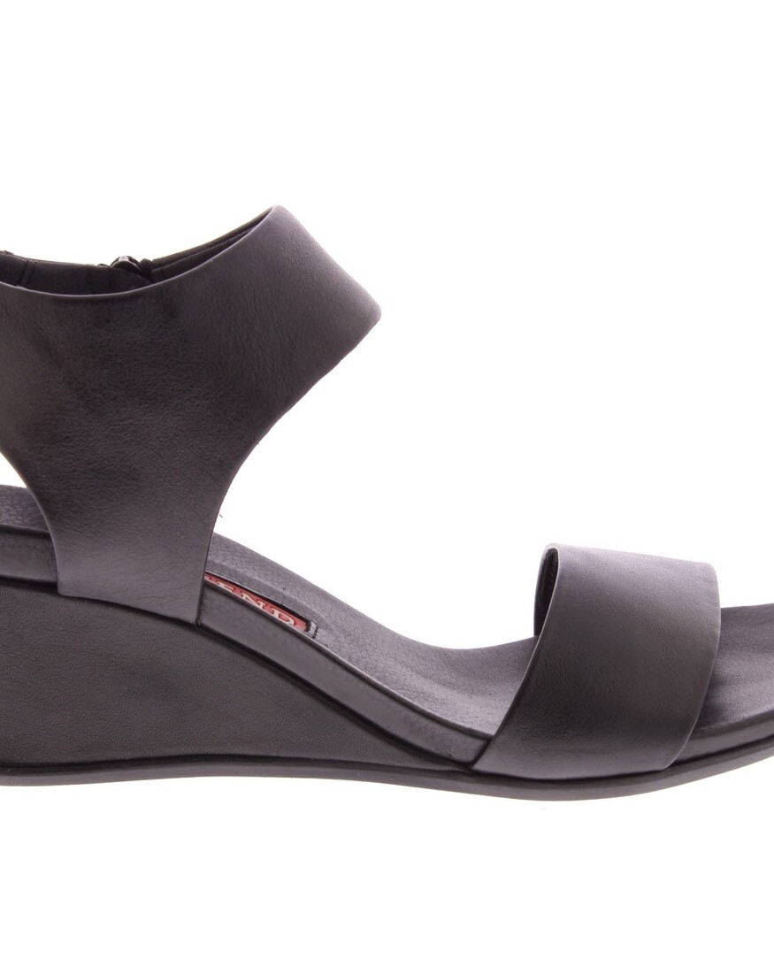 Weekend Petra Sandal