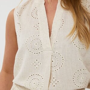 Esqualo Blakely Sleeveless Blouse