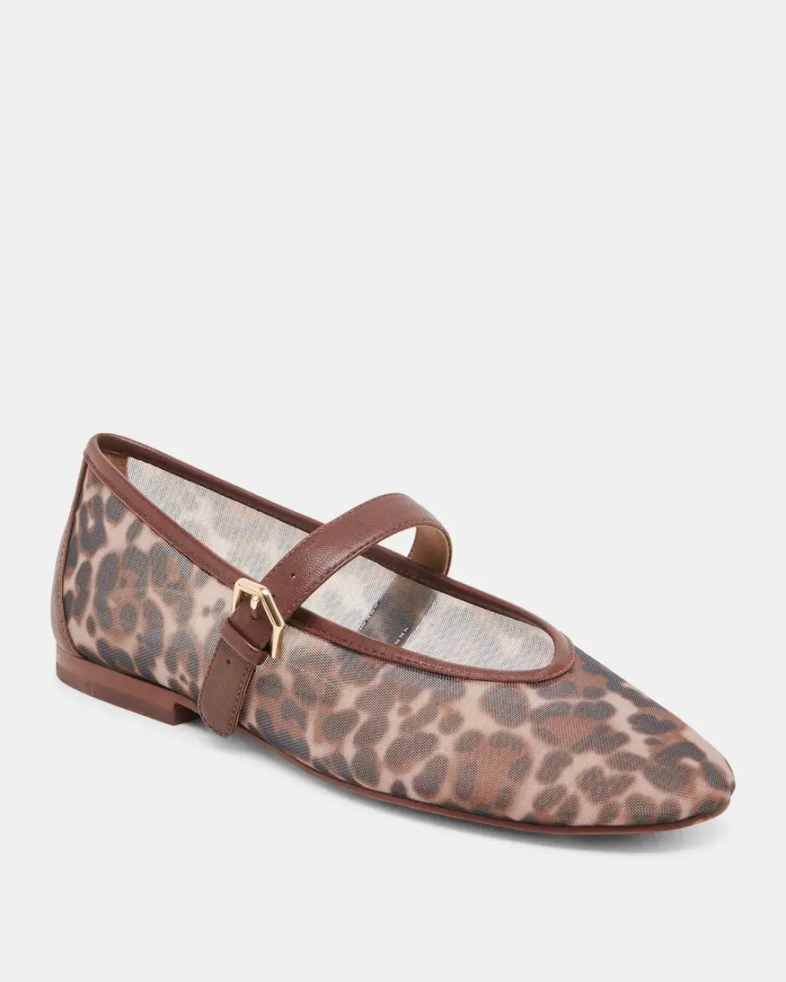 Dolce Vita Roslyn Flat