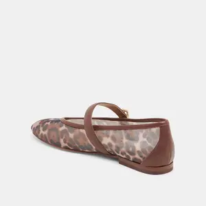 Dolce Vita Roslyn Flat