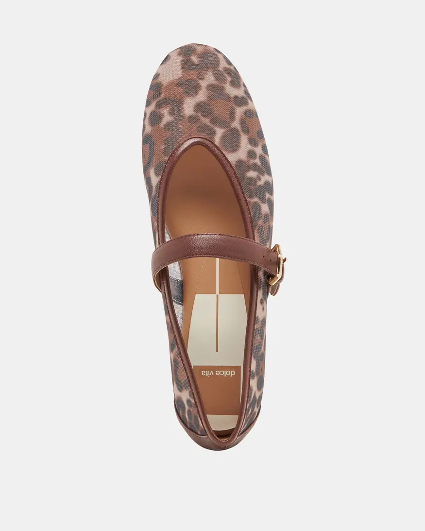 Dolce Vita Roslyn Flat