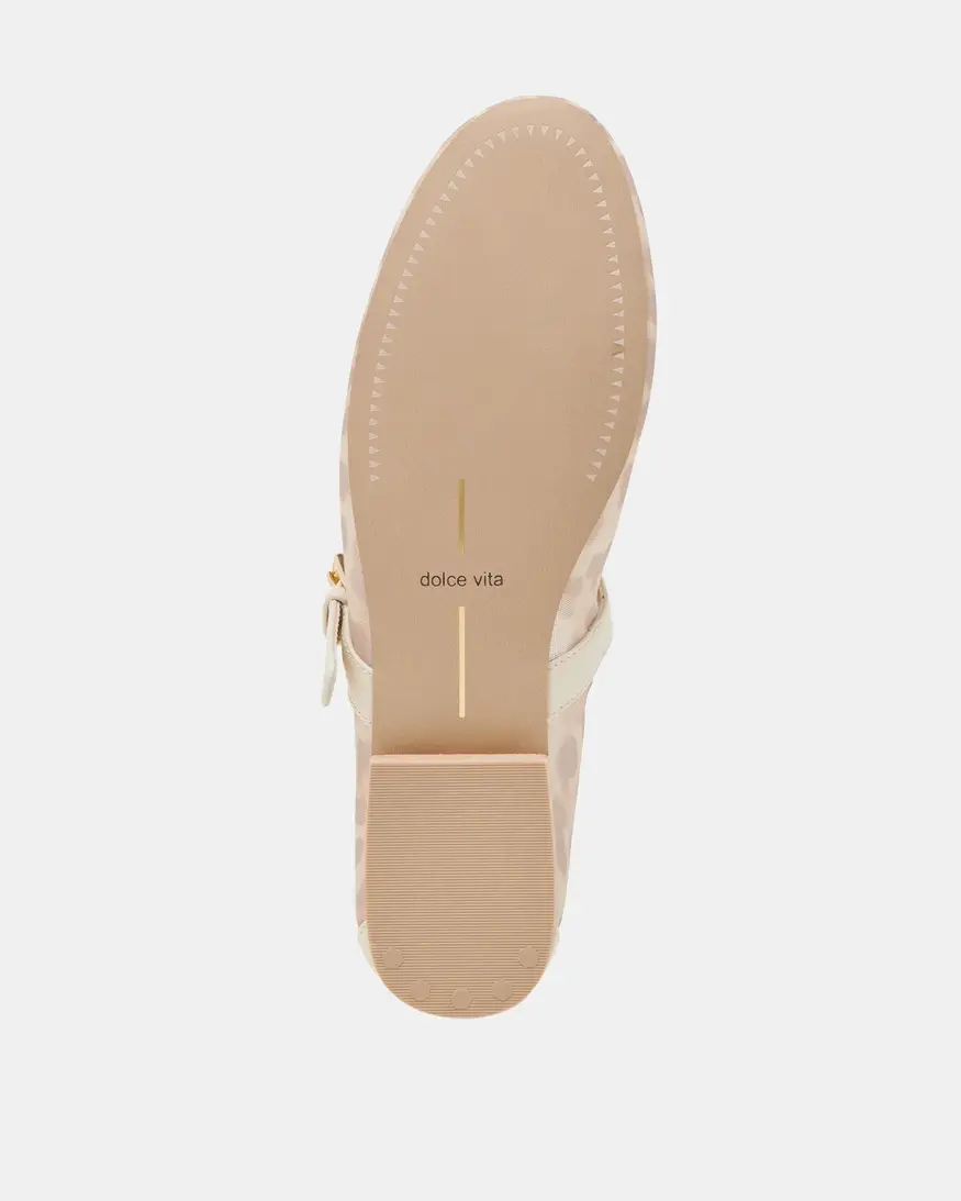 Dolce Vita Roslyn Flat