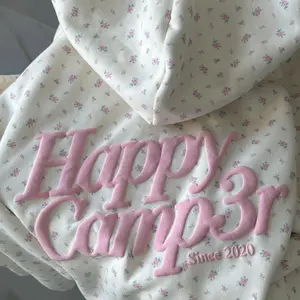 THE HAPPY CAMP3R Vintage Flower Hoodie