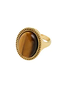Pilgrim Between Ring
