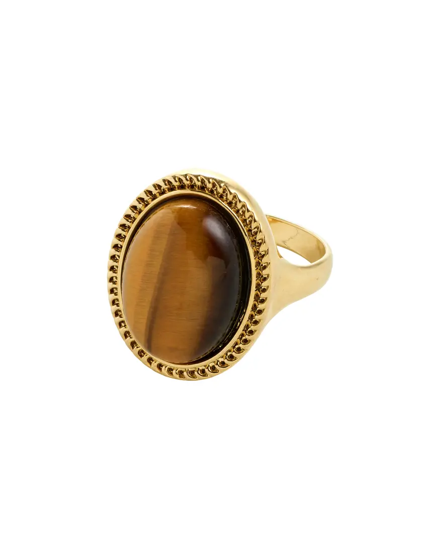 Pilgrim Between Ring