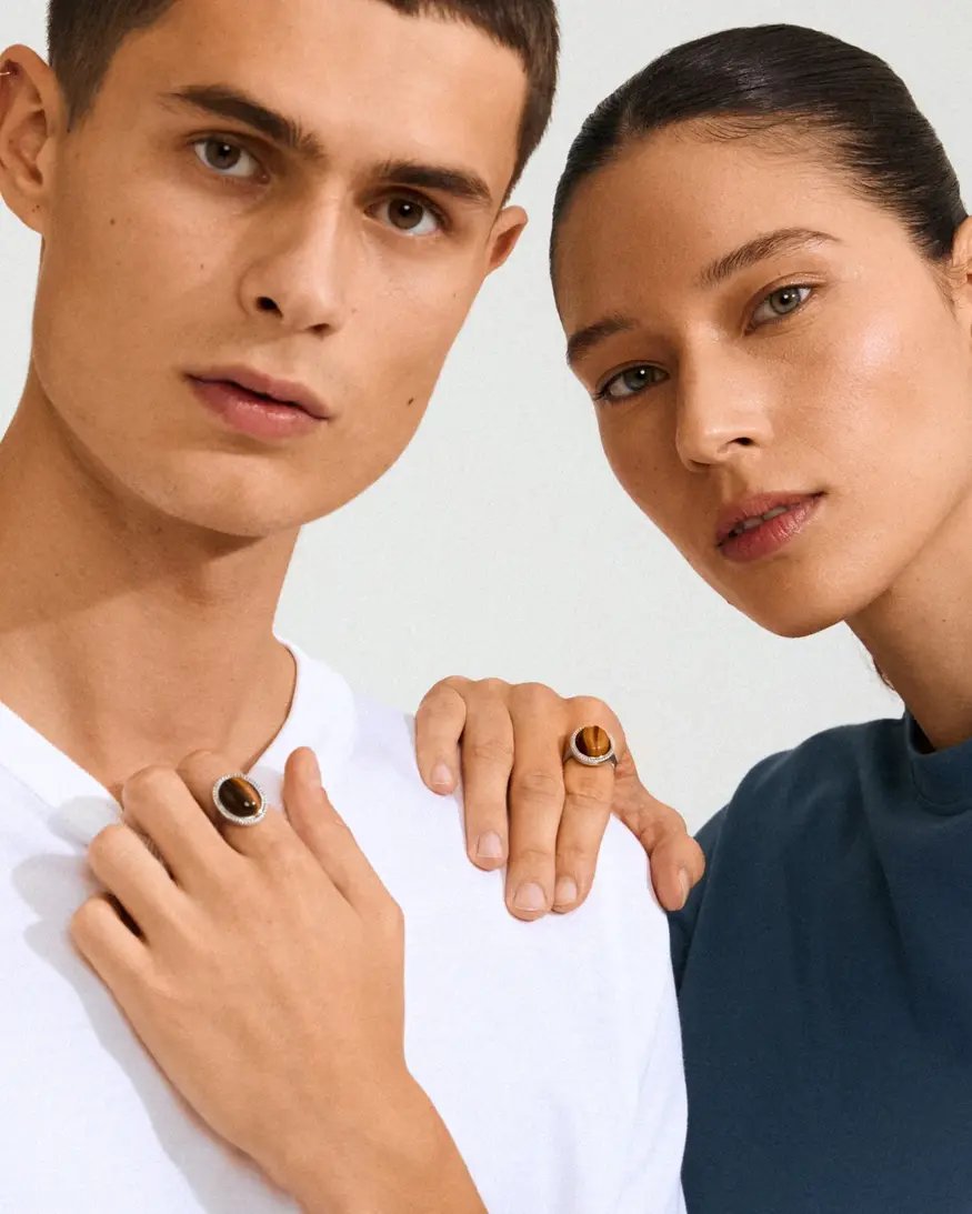 Pilgrim Between Ring