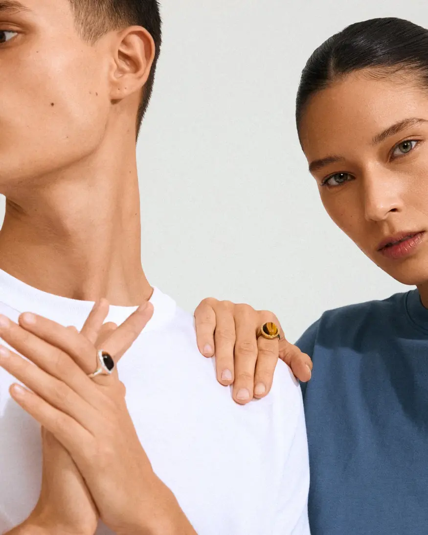 Pilgrim Between Ring