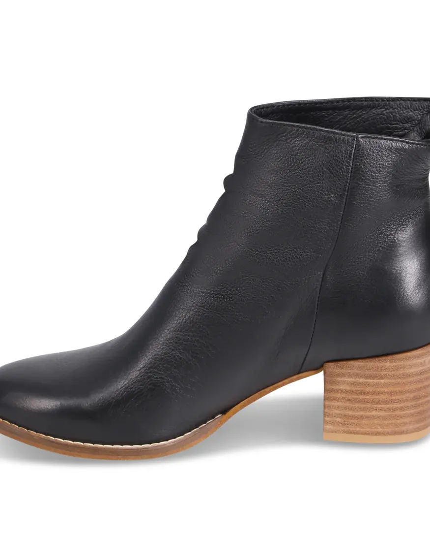 Django & Juliette Melech Boot