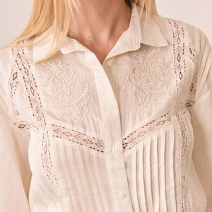 NKN Sagita Lace/Embroidred Blouse NKN Sagita Lace/Embroidred Blouse