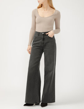 Silver Jeans - For Us Highly Desirable Ultra Wide Leg