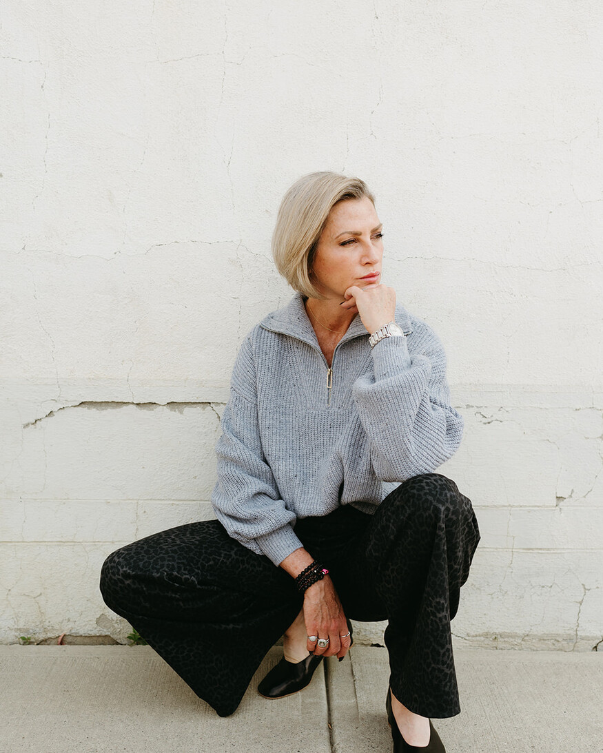 Lyla & Lux Chase Pullover