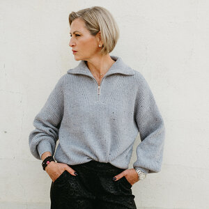 Lyla & Lux Chase Pullover