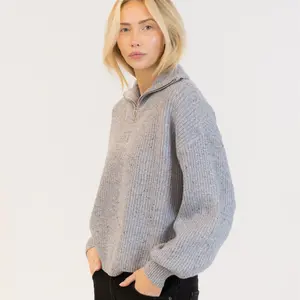 Lyla & Lux Chase Pullover
