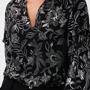 Esqualo Wila V-Neck Blouse
