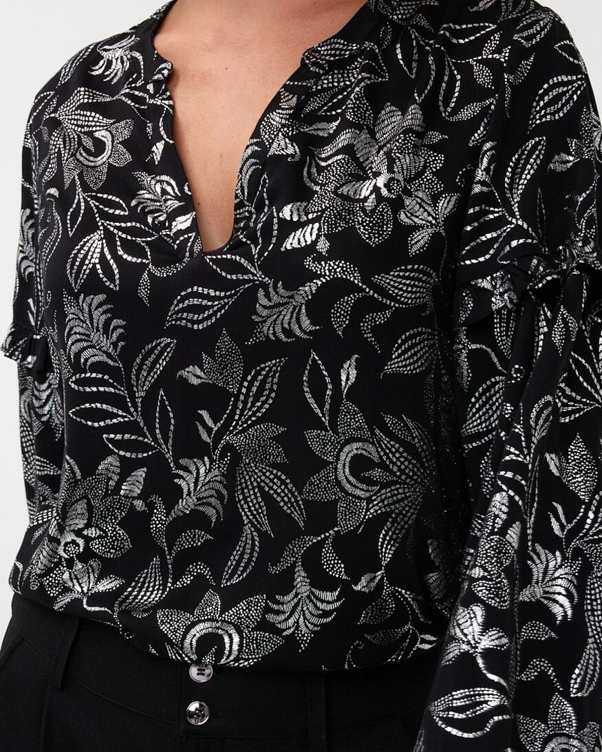 Esqualo Wila V-Neck Blouse