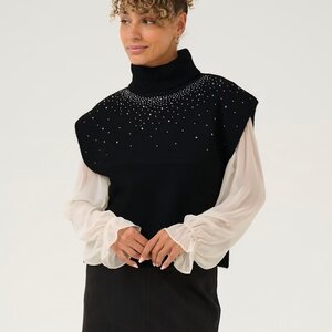 Cream Gift Knit Slipover