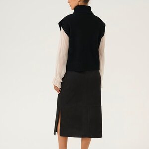 Cream Gift Knit Slipover