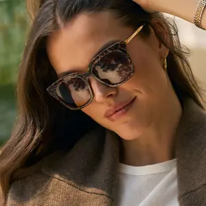 DIFF DIFF Bella DIFF DIFF Bella