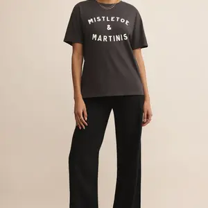 Z-Supply Mistletoe Boyfriend Tee