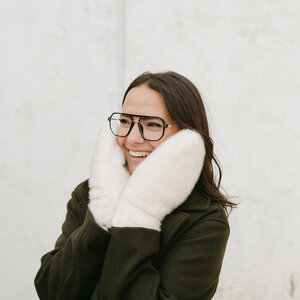 Cest Moi Faux Fur Mittens