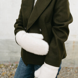 Cest Moi Faux Fur Mittens