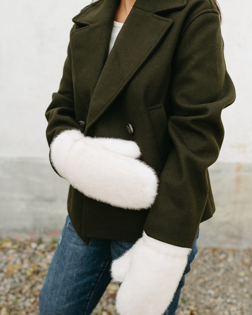 Cest Moi Faux Fur Mittens