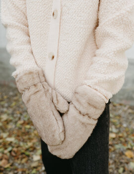 Cest Moi Faux Fur Mittens