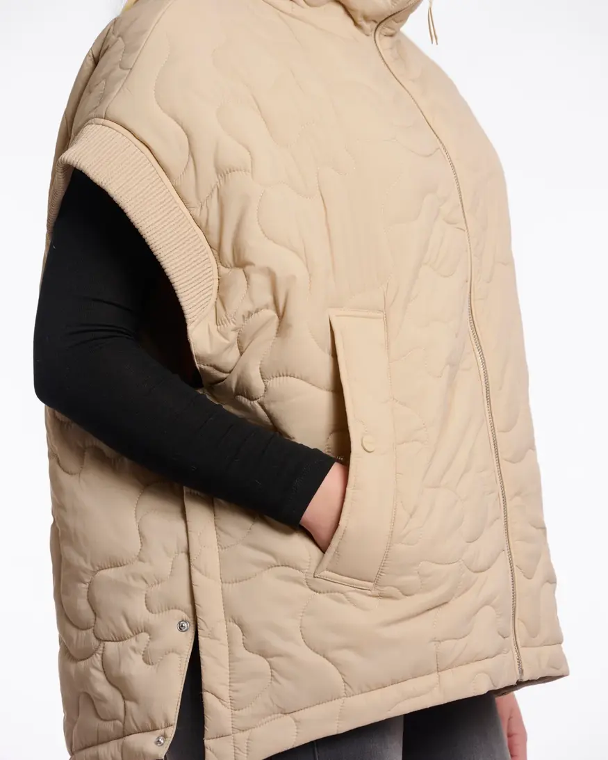 Rino & Pelle Caitlin Quilted Cape