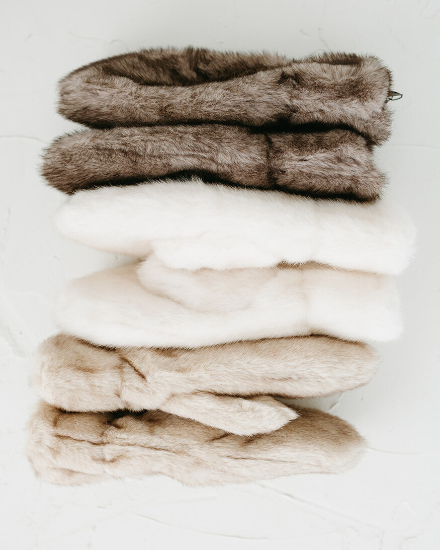 Cest Moi Faux Fur Mittens