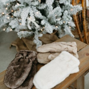 Cest Moi Faux Fur Mittens