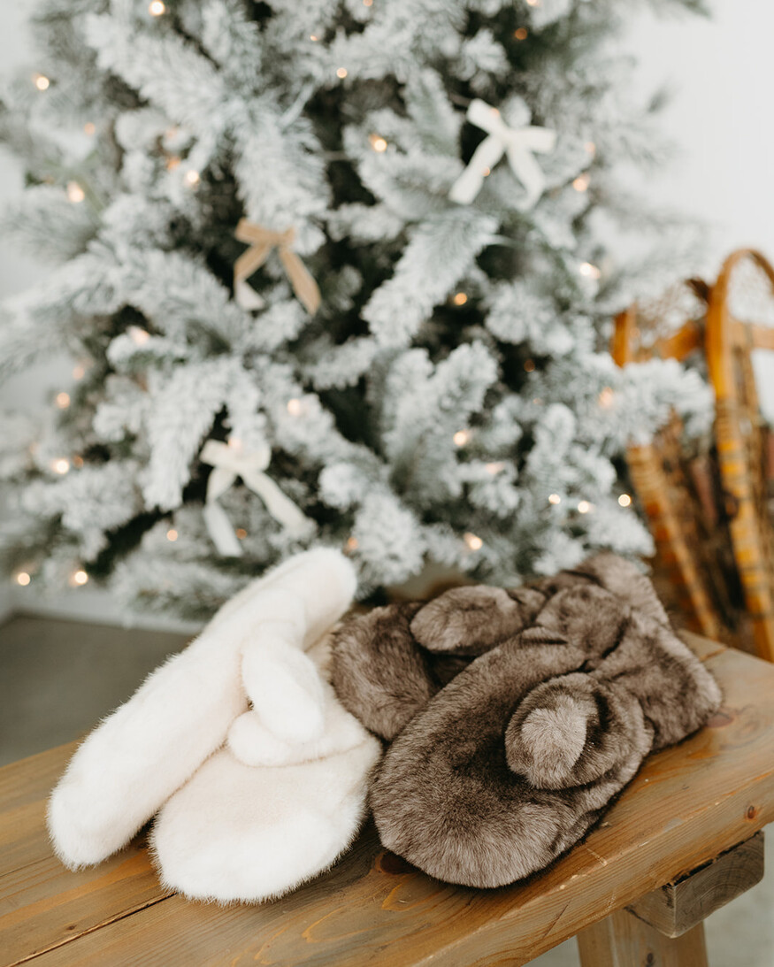 Cest Moi Faux Fur Mittens