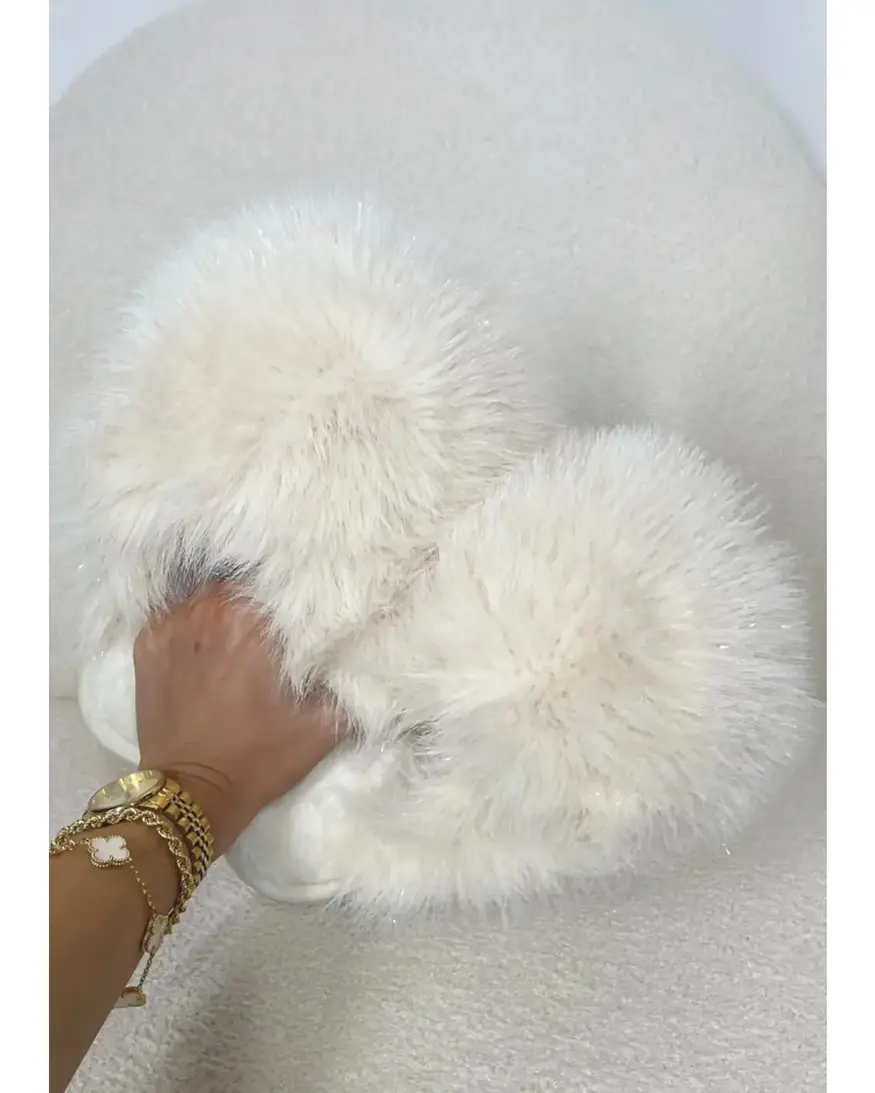 Oversized Fluffy Slippers