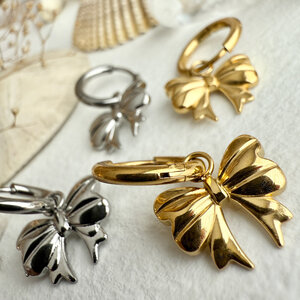 Luca Bow Hugger Earring