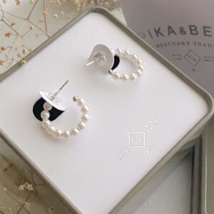 La Paz Pearl Hoop Earring