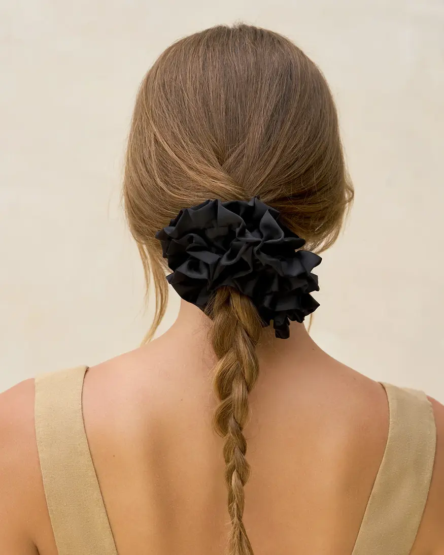 Black Ruffle Scrunchie