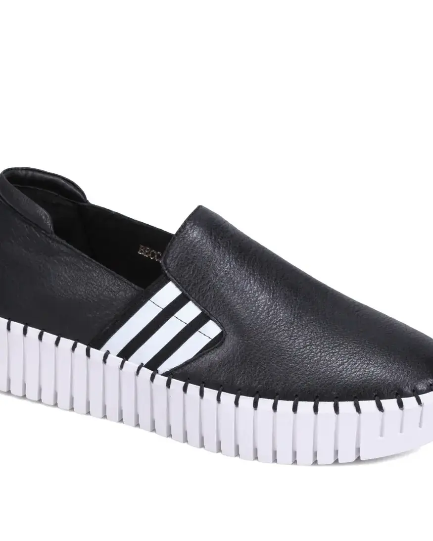 Django & Juliette Becca Sneaker